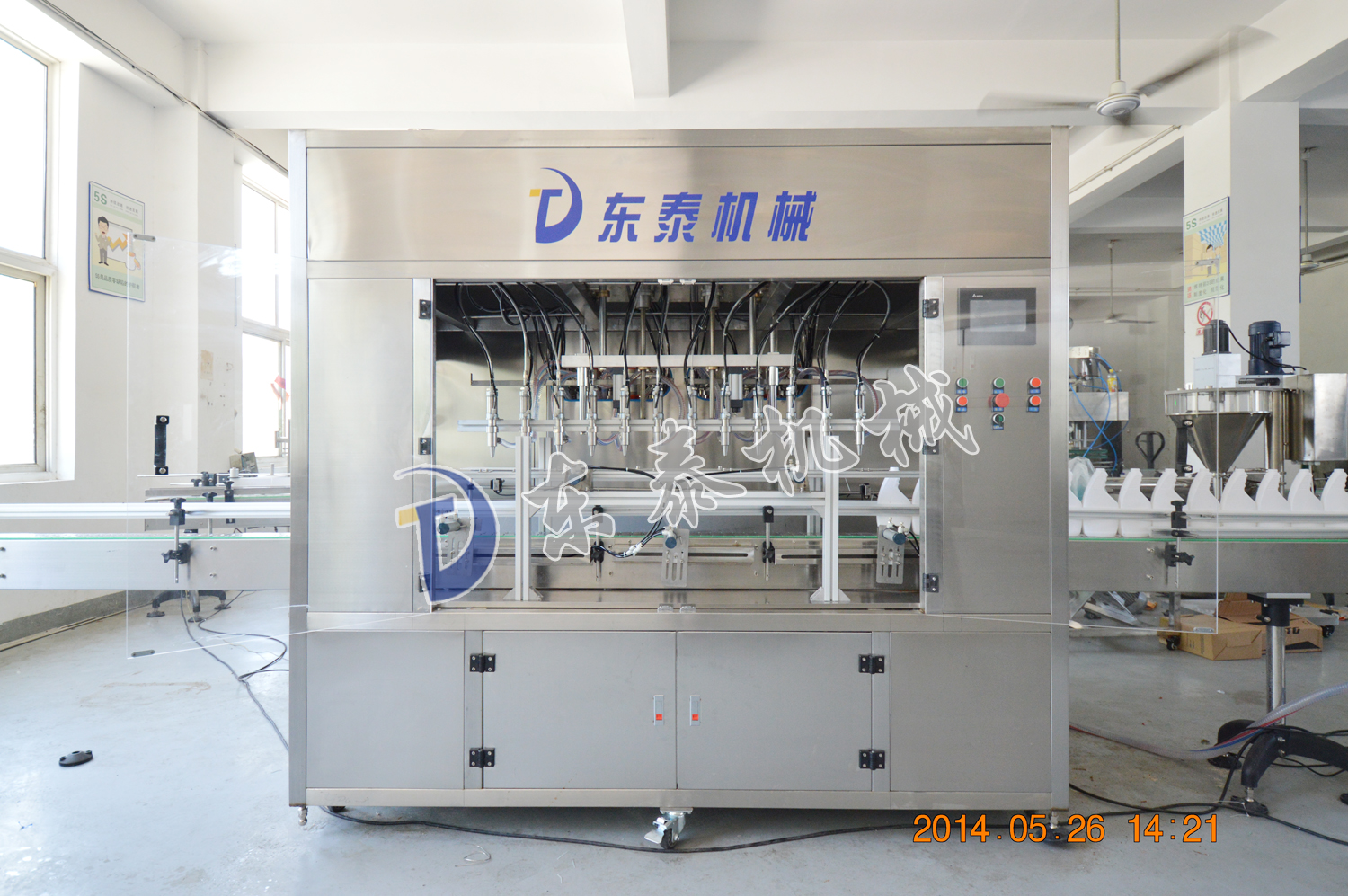 12頭柱塞液體灌裝機 縮略圖