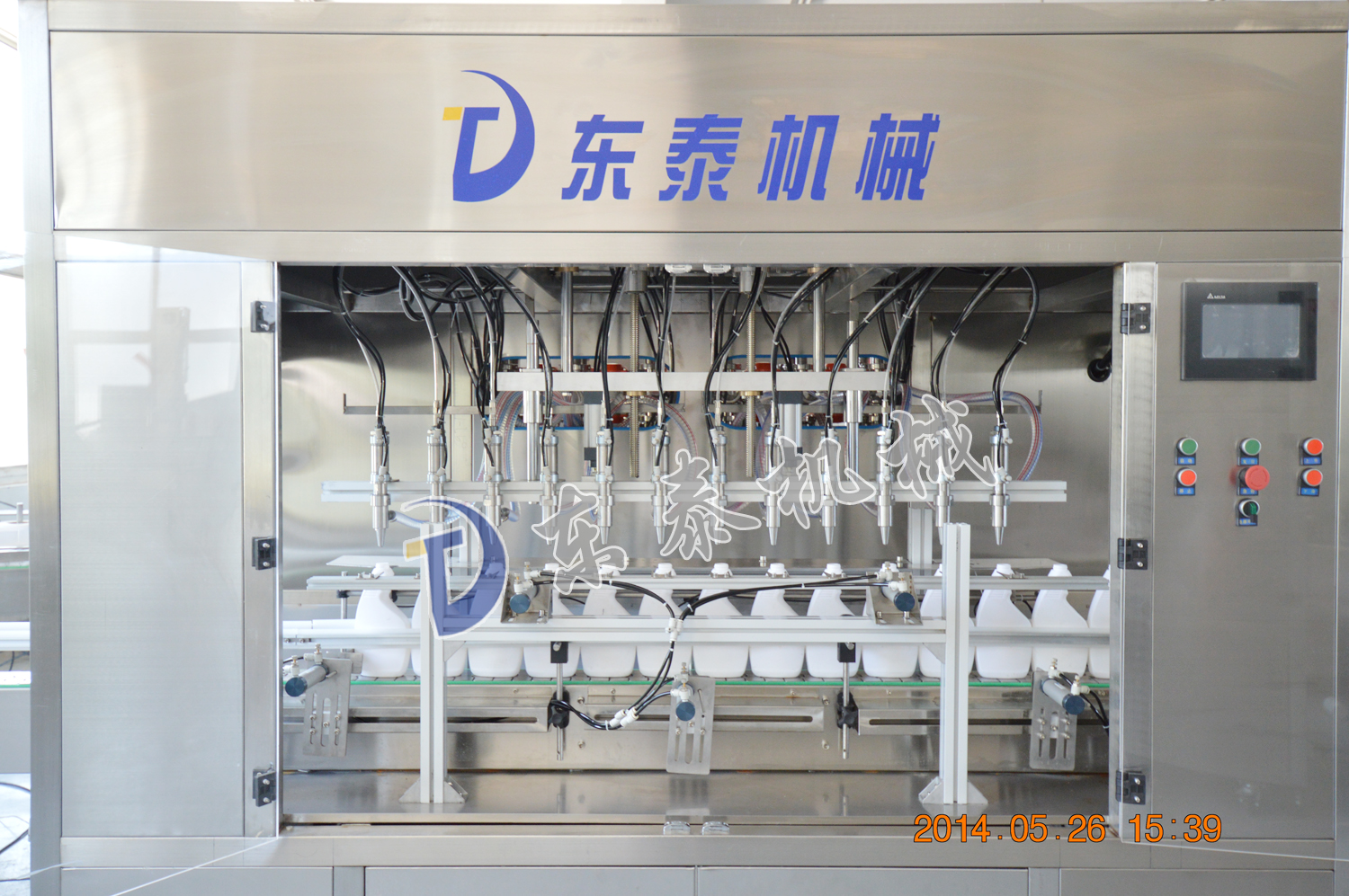 12頭柱塞液體灌裝機(jī)灌裝頭